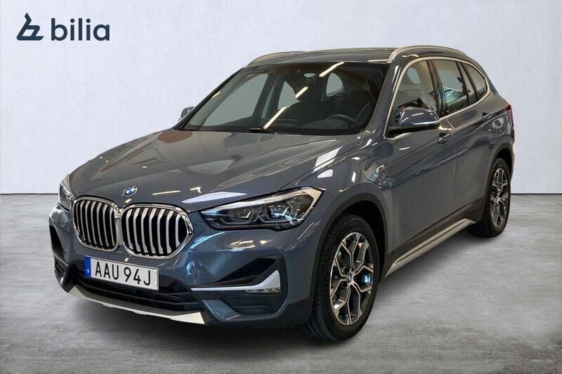 Mörkgrå (grå) Begagnad 2022 BMW X1 xLine SUV | 299 000 kr (Bra pris) - Bild 1/4