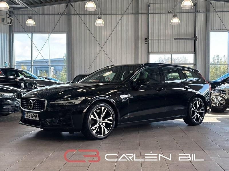 Svart Begagnad 2019 Volvo V60 R-Design Kombi | 274 900 kr (Marknadspris) - Bild 1/3