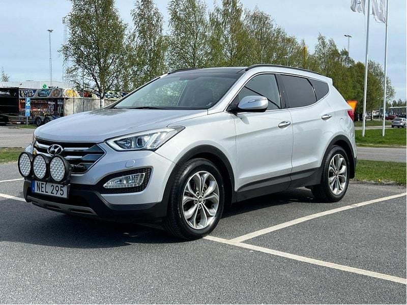 Silver Begagnad 2013 Hyundai Santa Fe Premium SUV | 105 000 kr (Bra pris) - Bild 1/4