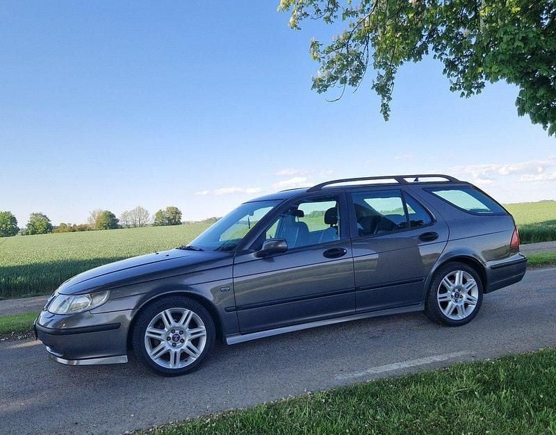Brun Begagnad 2005 Saab 9-5 Vector Kombi | 23 000 kr (Lite dyr) - Bild 1/4