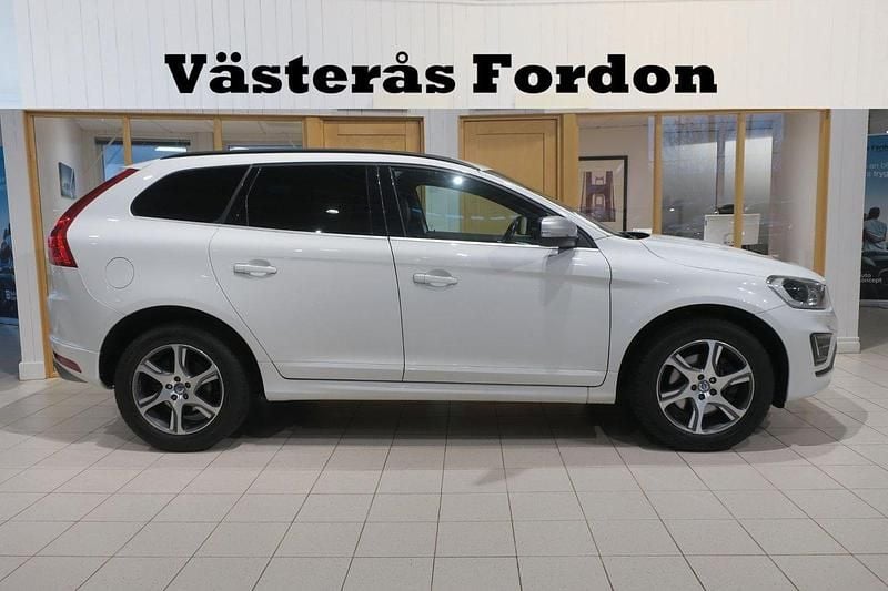 Vit Begagnad 2015 Volvo XC60 R-Design SUV | 199 900 kr (Marknadspris) - Bild 1/4