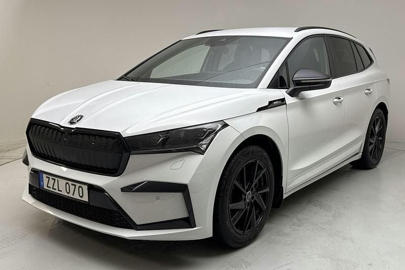 Vit Begagnad 2023 Skoda Enyaq iV SportLine SUV | 280 000 kr (Superpris) - Bild 1/4