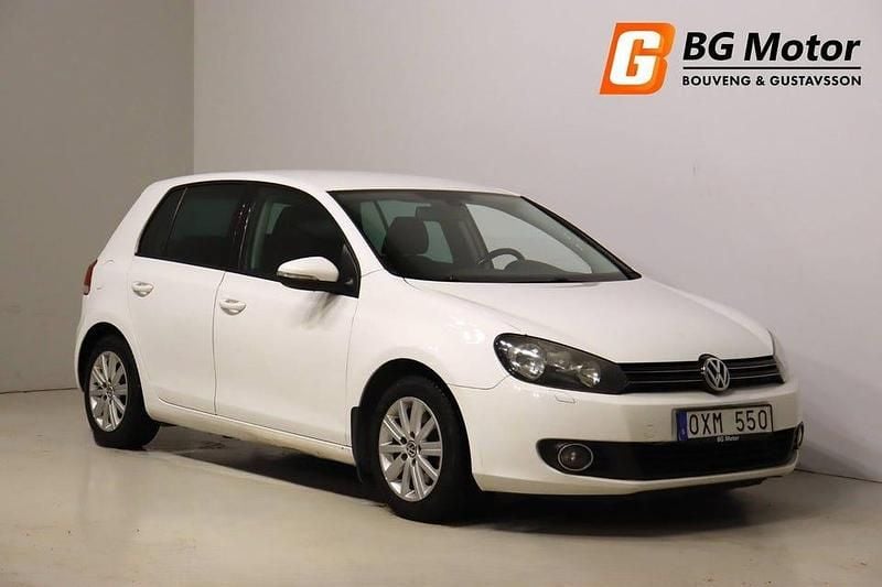 Vit Begagnad 2010 VW Golf VI Halvkombi | 59 900 kr - Bild 1/4