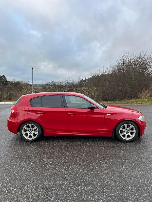 Begagnad BMW 120 163 HK (119 kW) 2007 Halvkombi