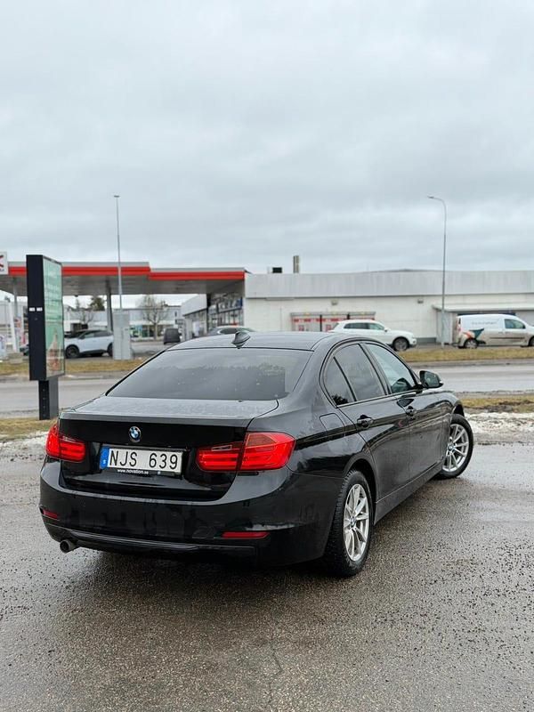 Begagnad BMW 320 184 HK (135 kW) 2014 Sedan