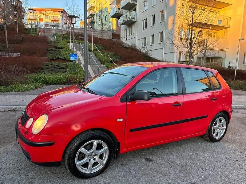 Begagnad 2004 VW Polo Halvkombi | 29 900 kr (Marknadspris) - Bild 1/4