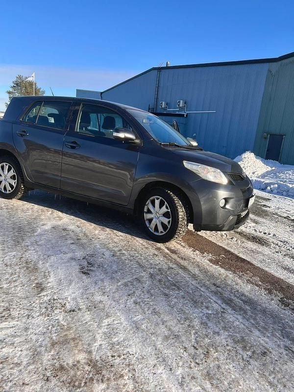 Begagnad Toyota Urban Cruiser 90 HK (66 kW) 2010 Halvkombi