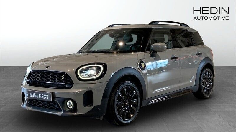 Grå (grey) Begagnad 2021 Mini Countryman SUV | 298 700 kr (Marknadspris) - Bild 1/4