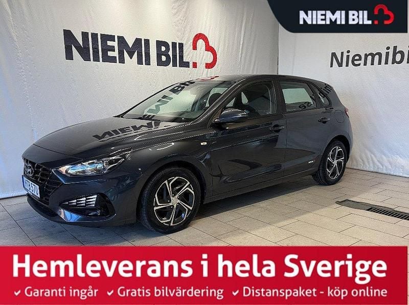 Grå Begagnad 2020 Hyundai i30 Halvkombi | 209 900 kr (Bra pris) - Bild 1/3