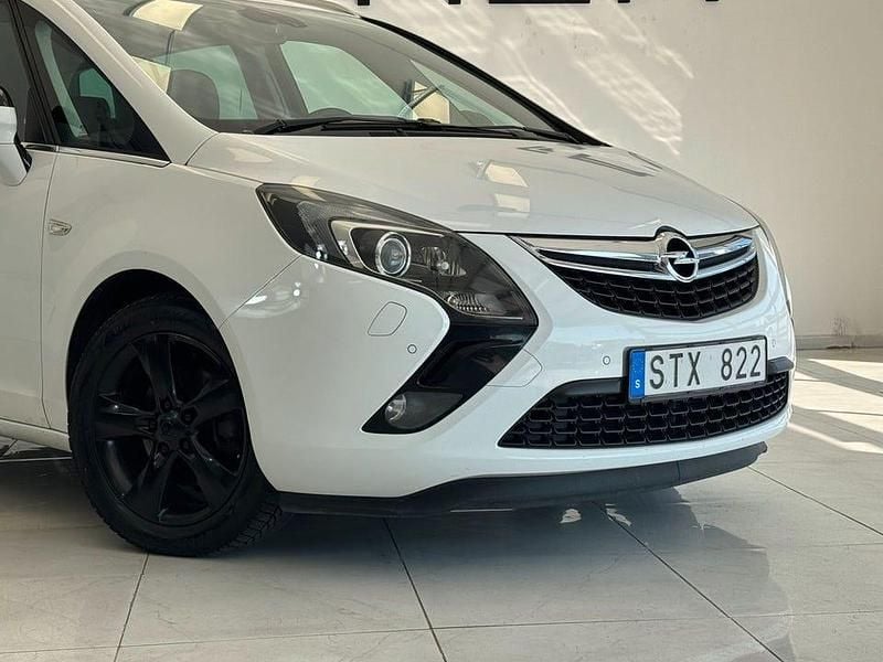 Begagnad Opel Zafira Tourer Enjoy 131 HK (96 kW) 2012 Vit Minibuss