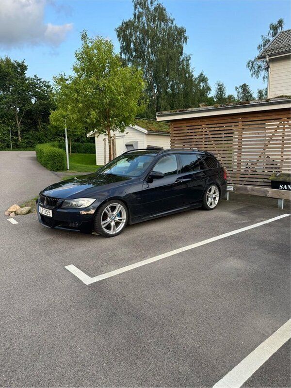 Svart Begagnad 2008 BMW 325 M Sport Kombi | 87 000 kr (Marknadspris) - Bild 1/4