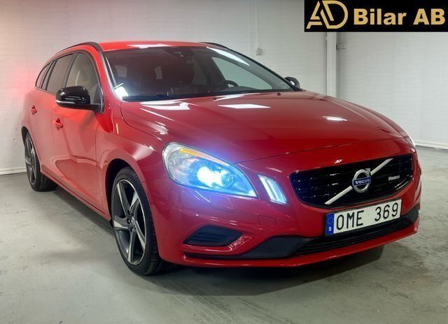 Röd Begagnad 2013 Volvo V60 R-Design Kombi | 89 800 kr (Marknadspris) - Bild 1/4