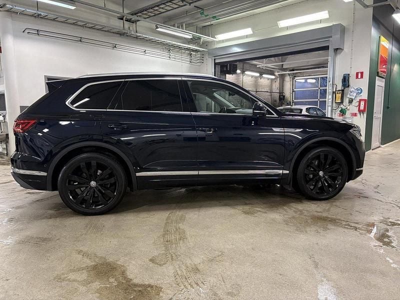 Blå Begagnad 2019 VW Touareg SUV | 360 000 kr (Bra pris) - Bild 1/3