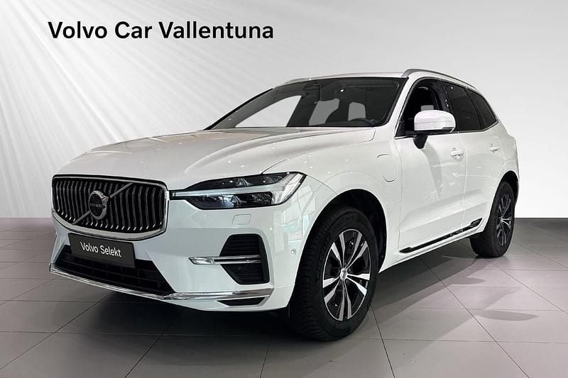 Vit Begagnad 2022 Volvo XC60 Core SUV | 379 900 kr (Bra pris) - Bild 1/3