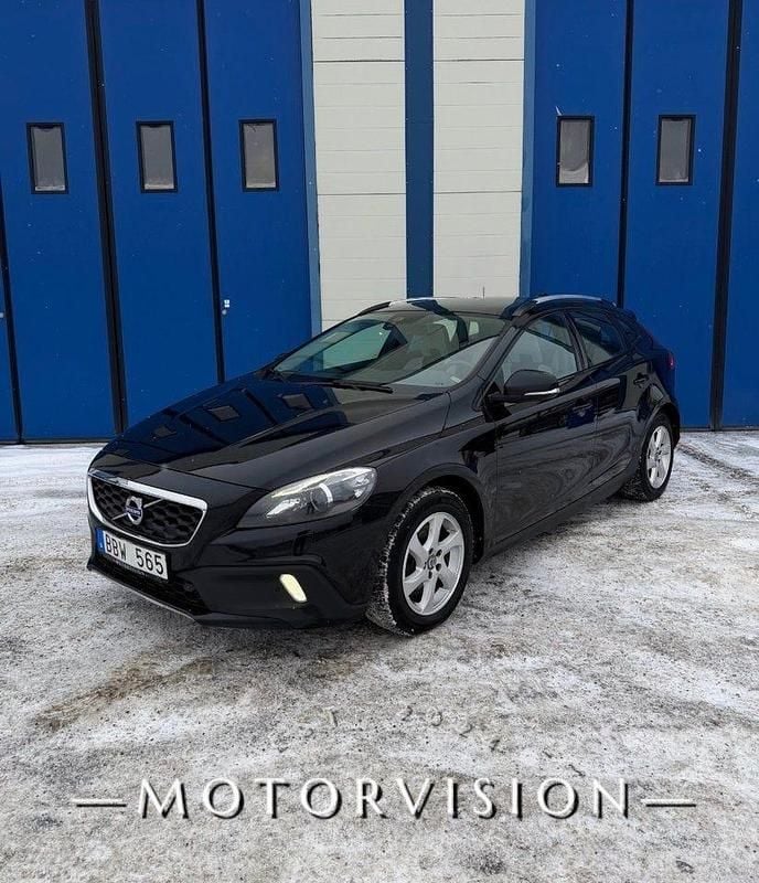 Svart Begagnad 2014 Volvo V40 CC Momentum Kombi | 109 900 kr (Marknadspris) - Bild 1/4