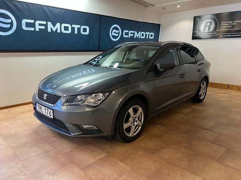 Begagnad Seat Leon ST 105 HK (77 kW) 2014 Grå Kombi