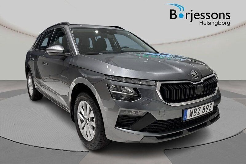 Grå Ny 2025 Skoda Kamiq Selection SUV | 299 000 kr (Marknadspris) - Bild 1/4