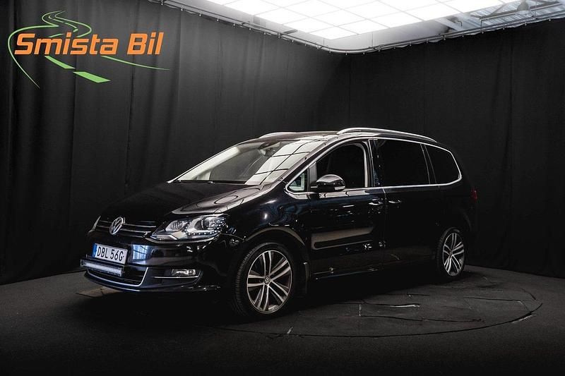 Svart Begagnad 2020 VW Sharan Minibuss | 259 900 kr (Marknadspris) - Bild 1/3