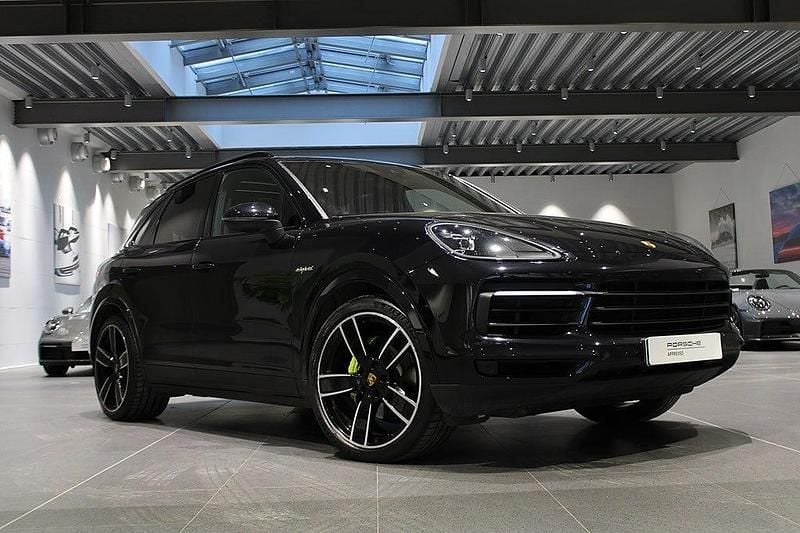 Svart Begagnad 2021 Porsche Cayenne SUV | 625 000 kr (Superpris) - Bild 1/4