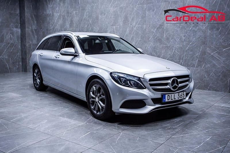 Silver Begagnad 2014 Mercedes C180 Avantgarde Kombi | 158 800 kr (Marknadspris) - Bild 1/4