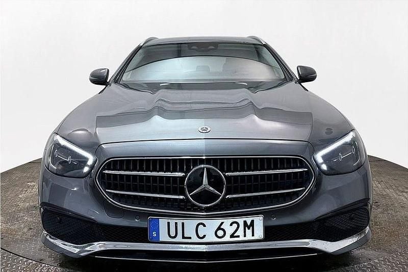 Begagnad Mercedes E300 Avantgarde 306 HK (225 kW) 2023 Grå Kombi