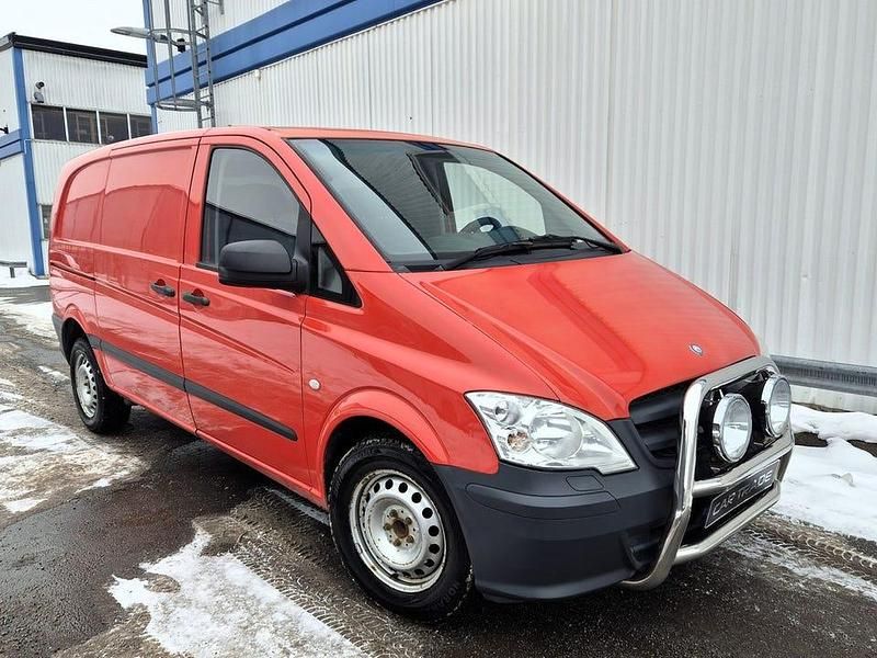 Begagnad Mercedes Vito 163 HK (119 kW) 2012 Röd