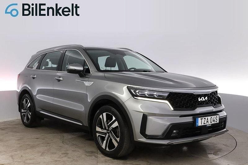 Grå Begagnad 2022 Kia Sorento SUV | 464 900 kr (Marknadspris) - Bild 1/4