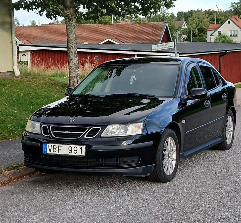 Begagnad 2004 Saab 9-3 | 24 900 kr - Bild 1/4