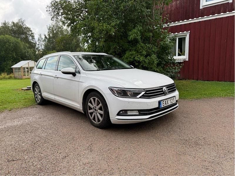 Vit Begagnad 2015 VW Passat Kombi | 78 000 kr (Bra pris) - Bild 1/2