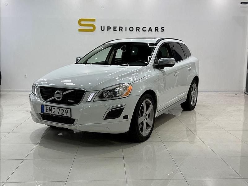 Vit Begagnad 2012 Volvo XC60 R-Design SUV | 169 900 kr (Lite dyr) - Bild 1/4