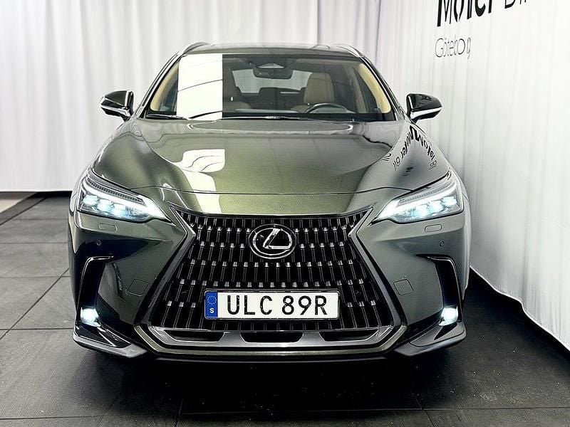 Begagnad Lexus NX450h+ Executive Line 185 HK (136 kW) 2023 Grön SUV