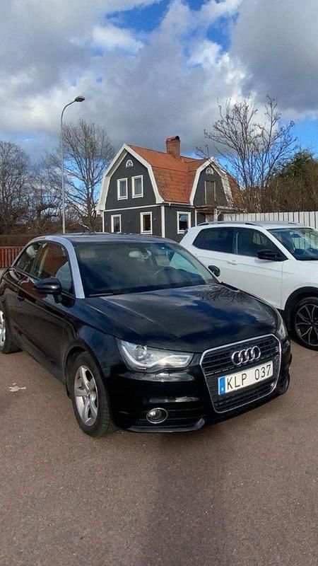 Svart Begagnad 2011 Audi A1 Halvkombi | 85 000 kr (Dyr) - Bild 1/3