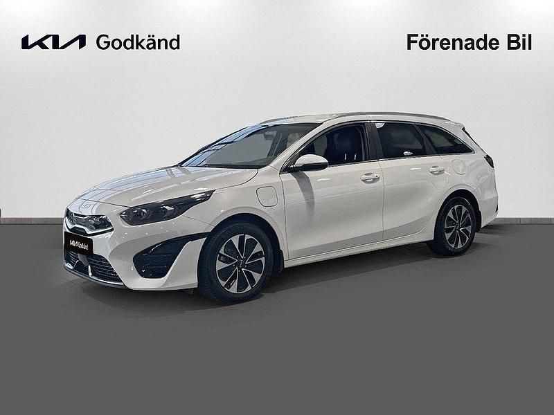 Grå Begagnad 2024 Kia Ceed Sportswagon Advance Kombi | 299 000 kr (Dyr) - Bild 1/4