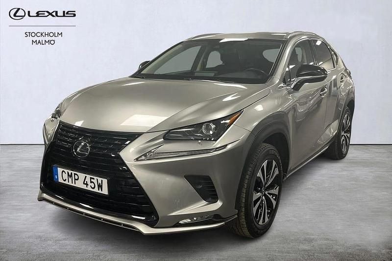 Grå Begagnad 2020 Lexus NX300h SUV | 329 000 kr (Marknadspris) - Bild 1/4