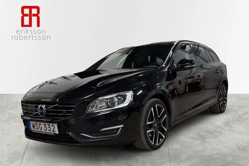 Svart Begagnad 2017 Volvo V60 Momentum Kombi | 189 900 kr (Marknadspris) - Bild 1/4