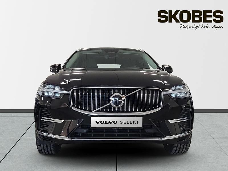 Begagnad Volvo XC60 Core 355 HK (261 kW) 2023 Svart SUV