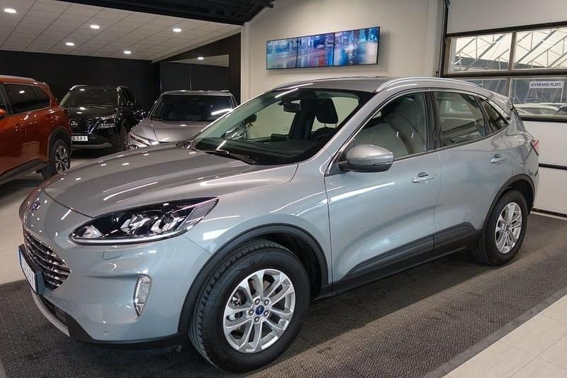 Grå Begagnad 2022 Ford Kuga SUV | 269 000 kr (Marknadspris) - Bild 1/4