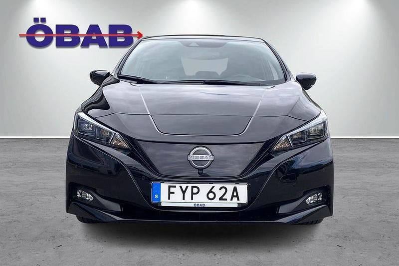 Begagnad Nissan Leaf N-Connecta 110 kW (150 HK) 2022 Svart Halvkombi