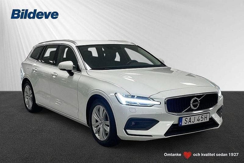 Vit Begagnad 2021 Volvo V60 Momentum Kombi | 309 900 kr (Bra pris) - Bild 1/4