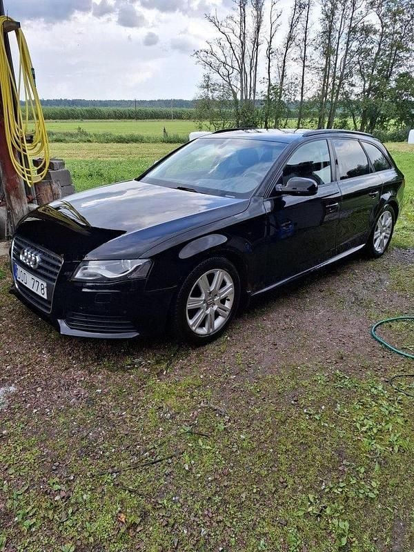 Svart Begagnad 2011 Audi A4 Kombi | 35 000 kr (Bra pris) - Bild 1/4
