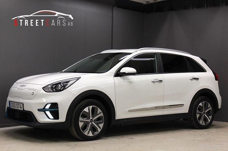 Vit Begagnad 2022 Kia e-Niro 4 SUV | 239 900 kr (Bra pris) - Bild 1/4