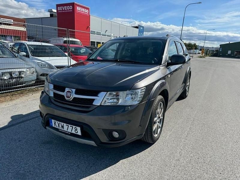 Begagnad Fiat Freemont Sport 170 HK (125 kW) 2014 Grå (gråmetallic) SUV