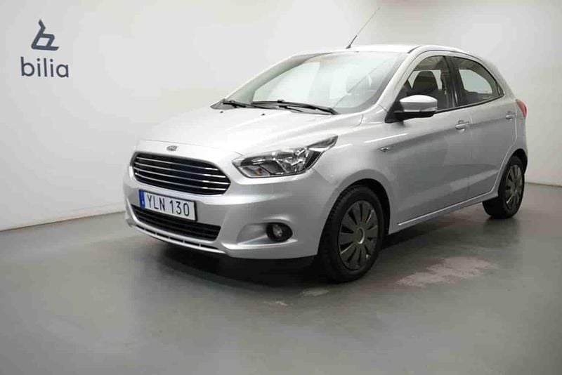 Grå Begagnad 2016 Ford Ka Plus Trend Halvkombi | 79 900 kr - Bild 1/1