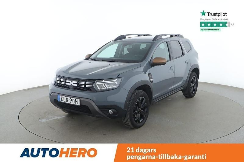 Grå Begagnad 2023 Dacia Duster SUV | 223 000 kr - Bild 1/4