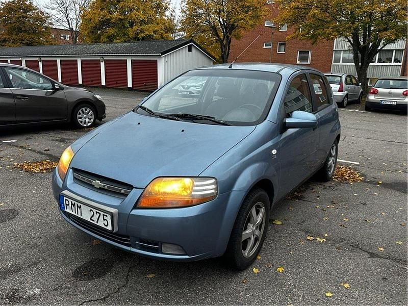 Blå Begagnad 2006 Chevrolet Kalos Halvkombi | 18 000 kr (Lite dyr) - Bild 1/4