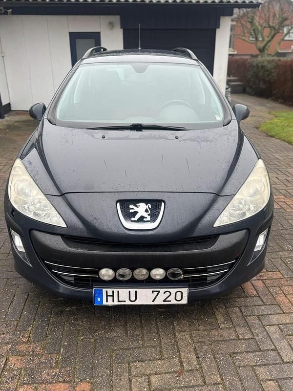 Grå Begagnad 2011 Peugeot 308 SW Kombi | 34 000 kr (Marknadspris) - Bild 1/4