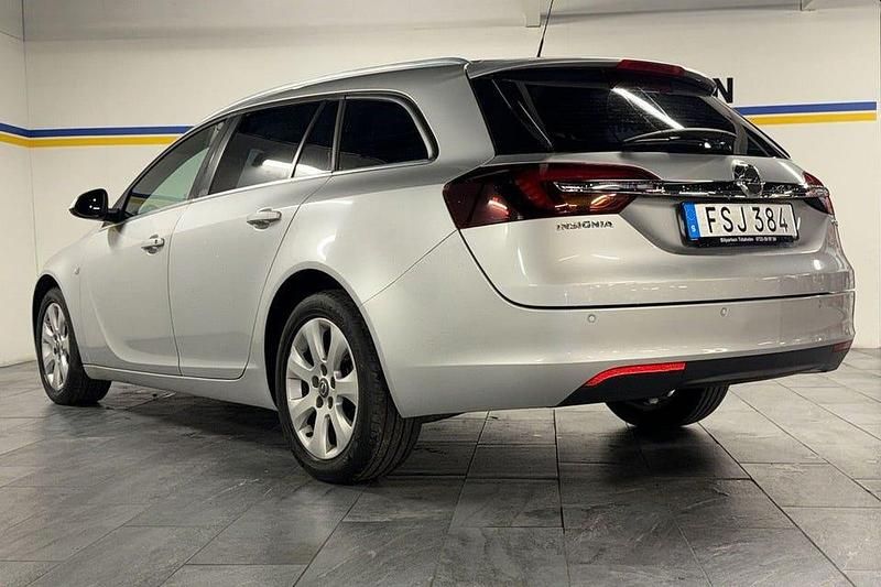 Begagnad Opel Insignia 141 HK (103 kW) 2015 Grå Kombi