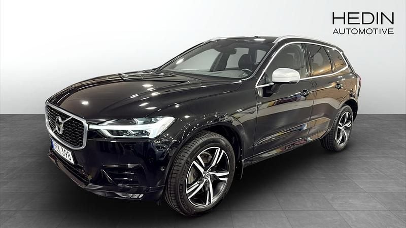 Svart metallic Begagnad 2018 Volvo XC60 R-Design SUV | 304 900 kr (Marknadspris) - Bild 1/4