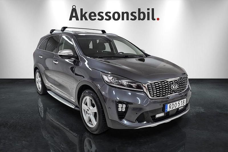 Grå Begagnad 2018 Kia Sorento GT-Line SUV | 299 000 kr (Lite dyr) - Bild 1/4