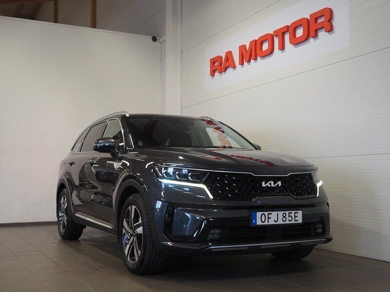 Grå Begagnad 2022 Kia Sorento 2 SUV | 409 900 kr (Marknadspris) - Bild 1/3